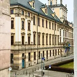 Rynek For 8 People By Bookinghost شقة فروتسواف