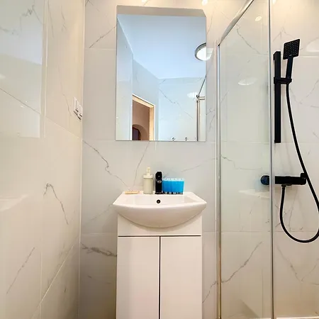 Rynek For 8 People By Bookinghost * Wrocław