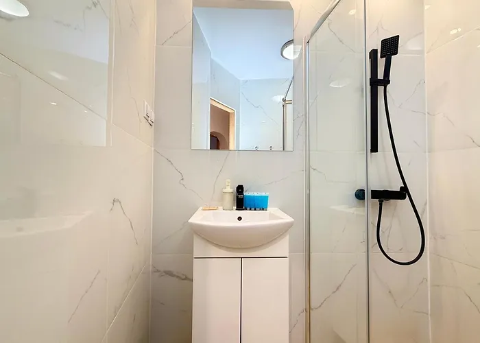 Rynek For 8 People By Bookinghost * Wrocław