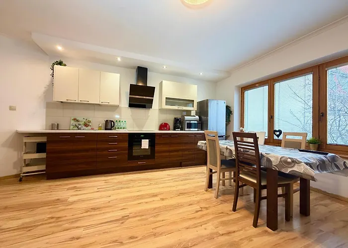 Rynek For 8 People By Bookinghost * Wrocław